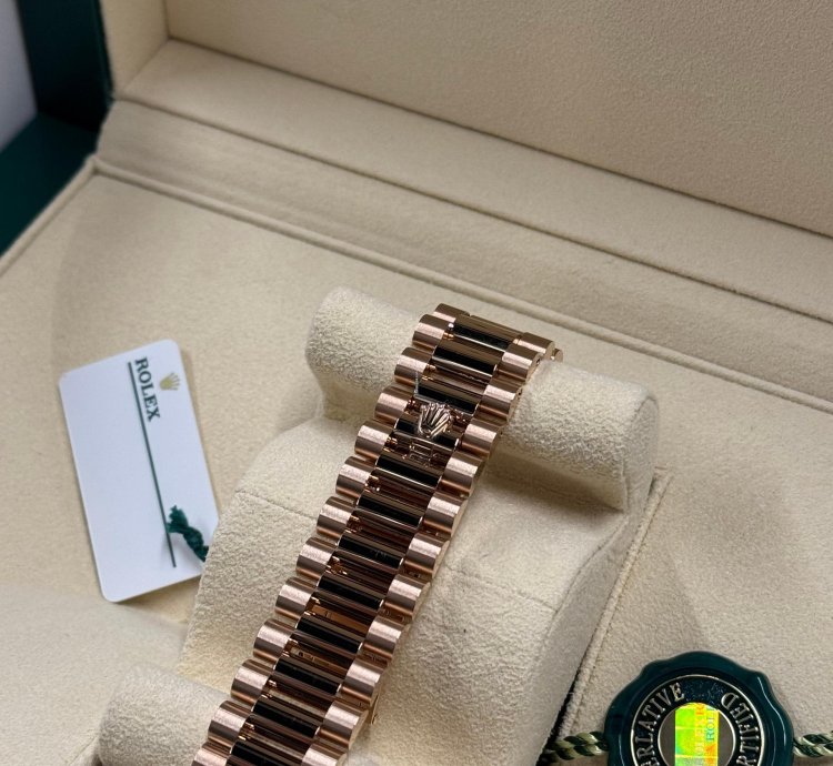 Rolex Day-date 40 40mm - 228235 - Olive Dial - Anniversary - 2024 - Rose Gold
