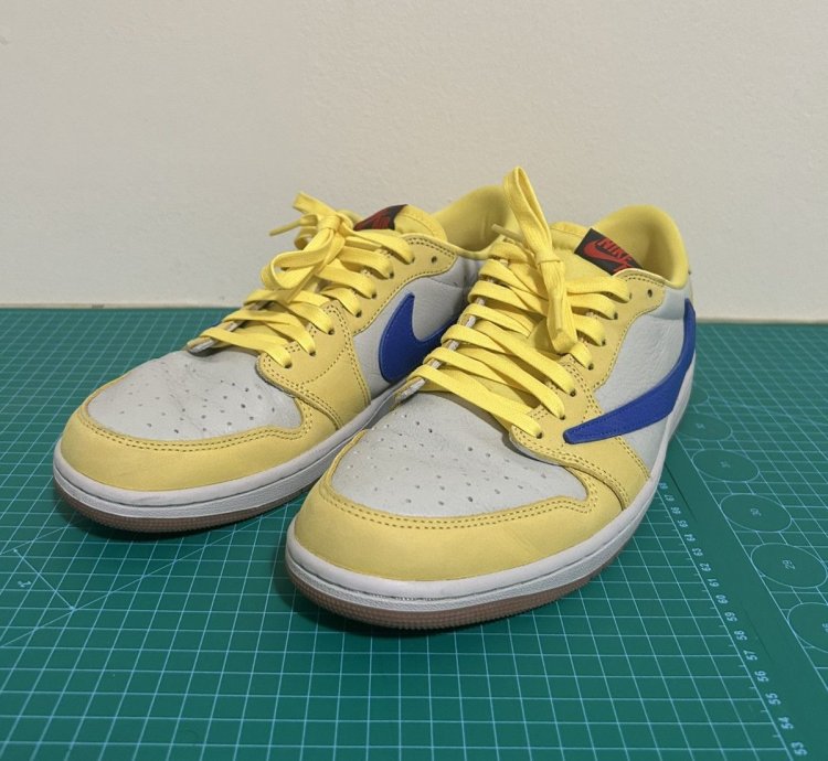 Air Jordan 1 Low Travis Scott Canary