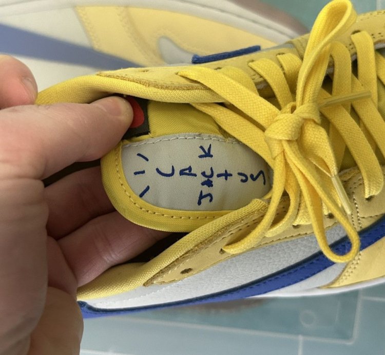 Air Jordan 1 Low Travis Scott Canary
