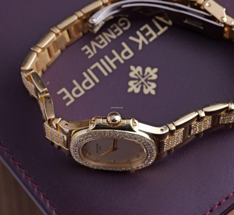 Patek Philippe Nautilus 4700 54j-001
