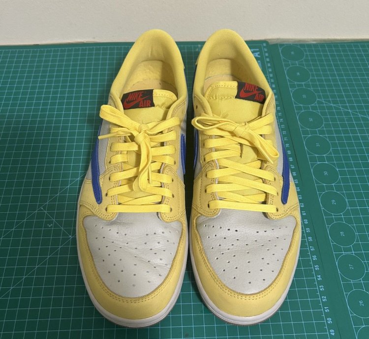 Air Jordan 1 Low Travis Scott Canary