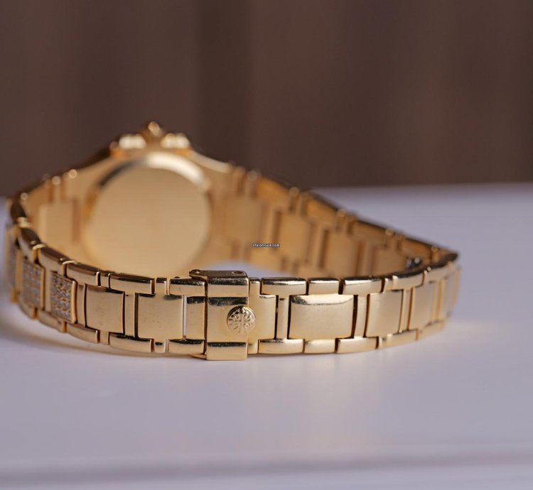 Patek Philippe Nautilus 4700 54j-001