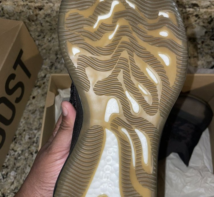 Yeezy 380 Onyx non Reflective