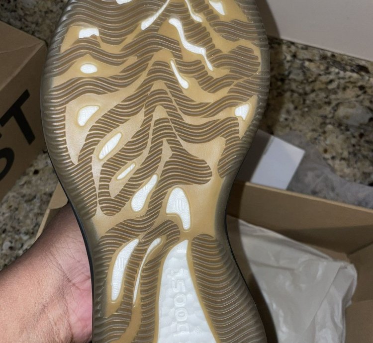 Yeezy 380 Onyx non Reflective