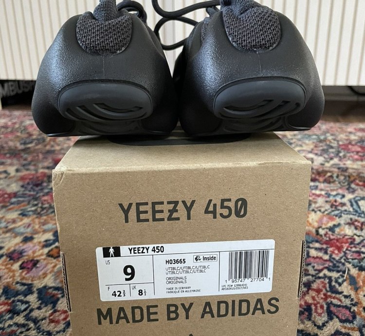Yeezy 450 Black