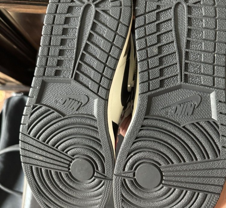 Air Jordan 1 Mocha Retro High Og