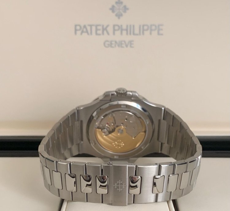 Patek Philippe Nautilus 5711 1a 2012 Full Set