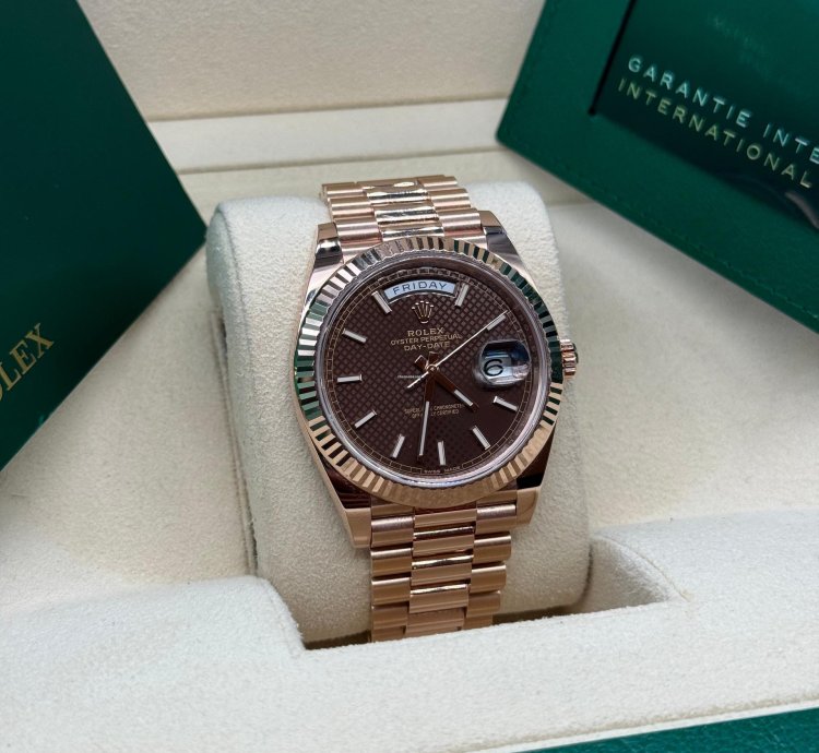 Rolex Day-date 40 40mm 18k Rose Gold Chocolate Motif Dial 228235 Complete Set