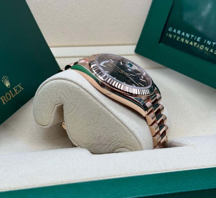 Rolex Day-date 40 40mm 18k Rose Gold Chocolate Motif Dial 228235 Complete Set