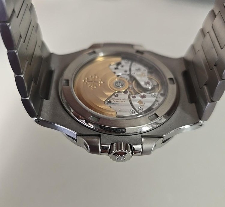 Patek Philippe Nautilus 5711 1a 40mm Blue Dial Auto Watch 2008 Papers