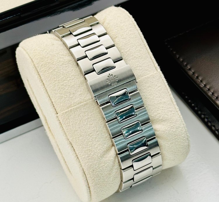 Patek Philippe Nautilus 5711 1a Blue Dial