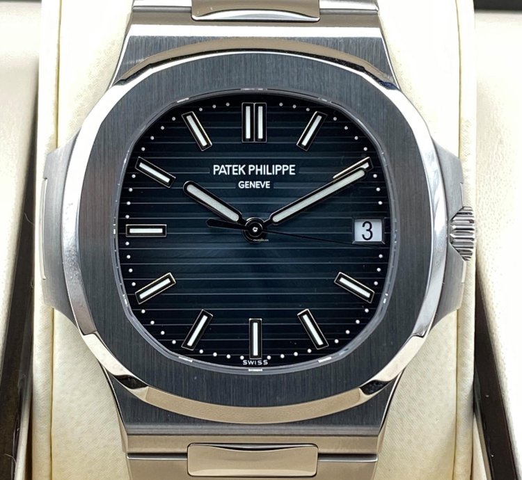 Patek Philippe Nautilus 5711 1a Blue Mint