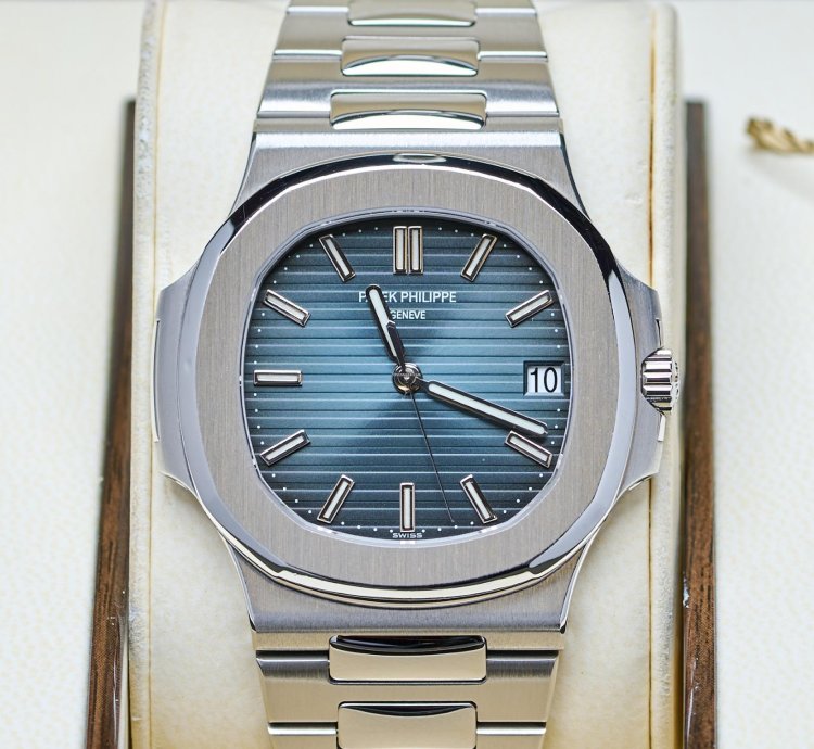 Patek Philippe Nautilus 5711 1a Blue Service 2025