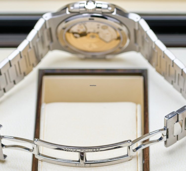 Patek Philippe Nautilus 5711 1a Blue Service 2025