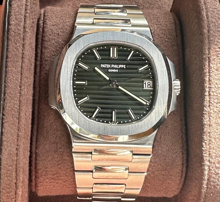 Patek Philippe Nautilus 5711 1a Green Factory Dial Orig Blue Dial Cal 315 Extract Of The Archives