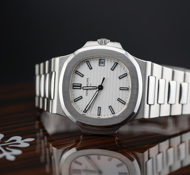 Patek Philippe Nautilus 5711 1a White Fullset st 949 Rare Discontinued Model