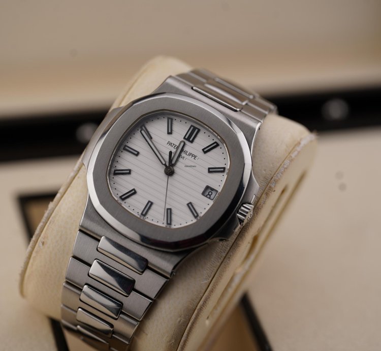Patek Philippe Nautilus 5711 1a White Fullset st 949 Rare Discontinued Model