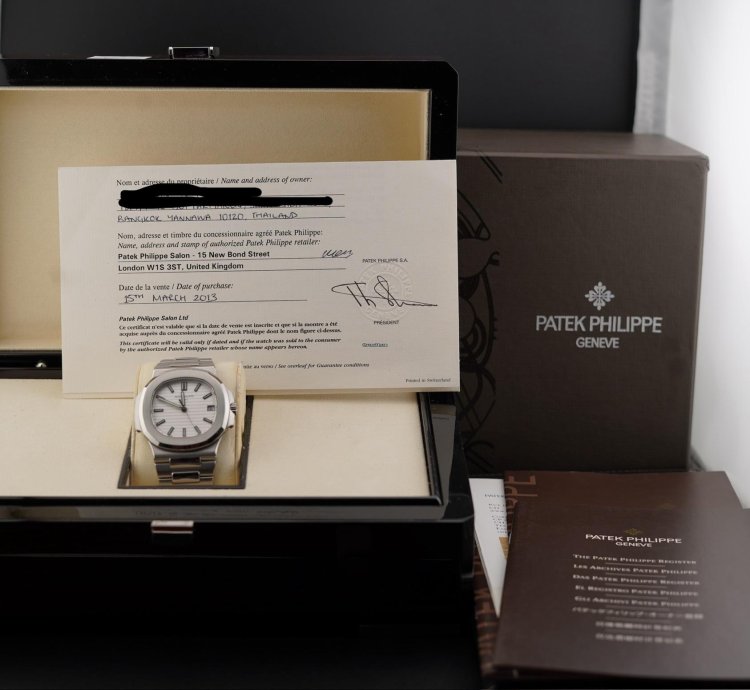 Patek Philippe Nautilus 5711 1a White Fullset st 949 Rare Discontinued Model