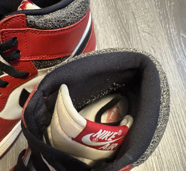 Air Jordan 1 Retro High Lost And Found