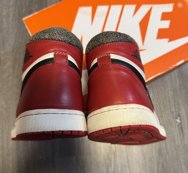 Air Jordan 1 Retro High Lost And Found