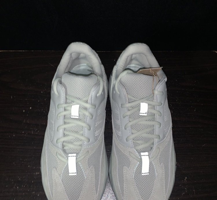 Yeezy 700