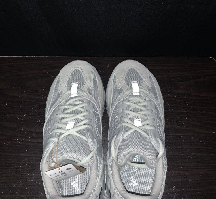 Yeezy 700