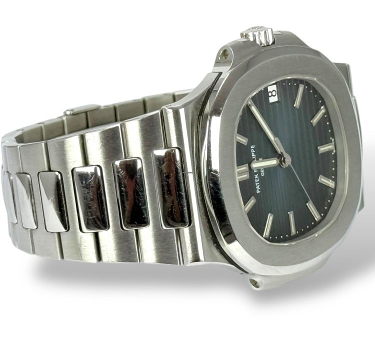 Patek Philippe Nautilus 5711 1a-001 - 2007 - Nautilus - Box And Papers - Blue Dial - Rarer Geneva Seal Model