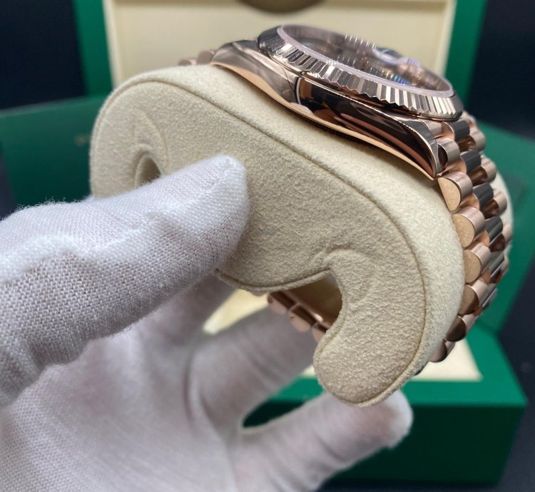 Rolex Day-date 40 40mm 2022 Chocolate Dial 228235 Complete Set