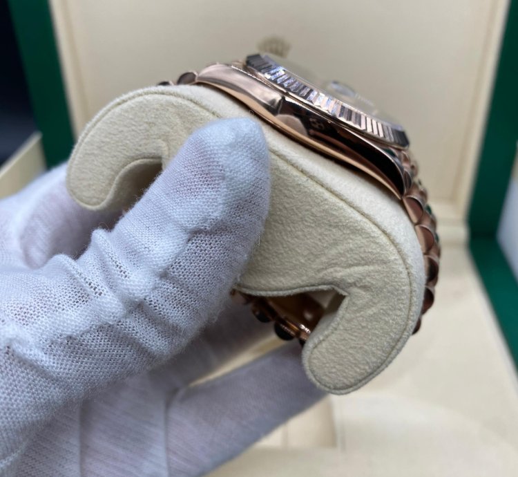 Rolex Day-date 40 40mm 2022 Chocolate Dial 228235 Complete Set