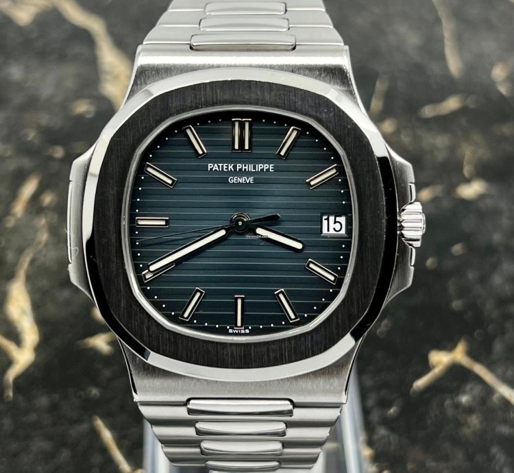 Patek Philippe Nautilus 5711 1a-001 - Full Set