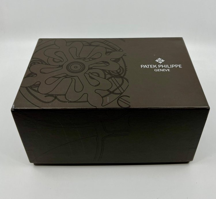 Patek Philippe Nautilus 5711 1a-001 - Full Set