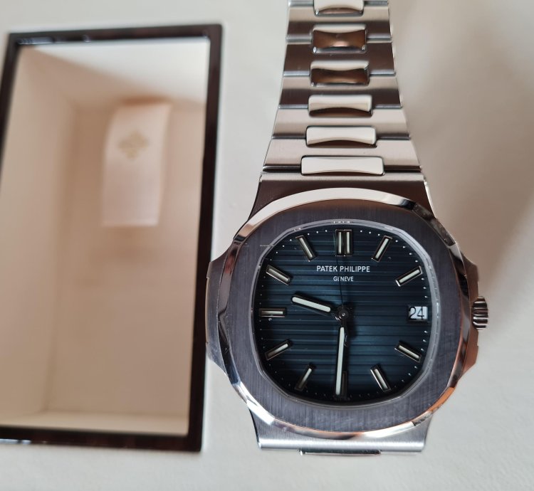 Patek Philippe Nautilus 5711 1a-001 Acier - Noir Trame - Full Set