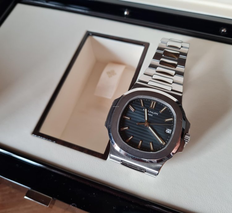 Patek Philippe Nautilus 5711 1a-001 Acier - Noir Trame - Full Set
