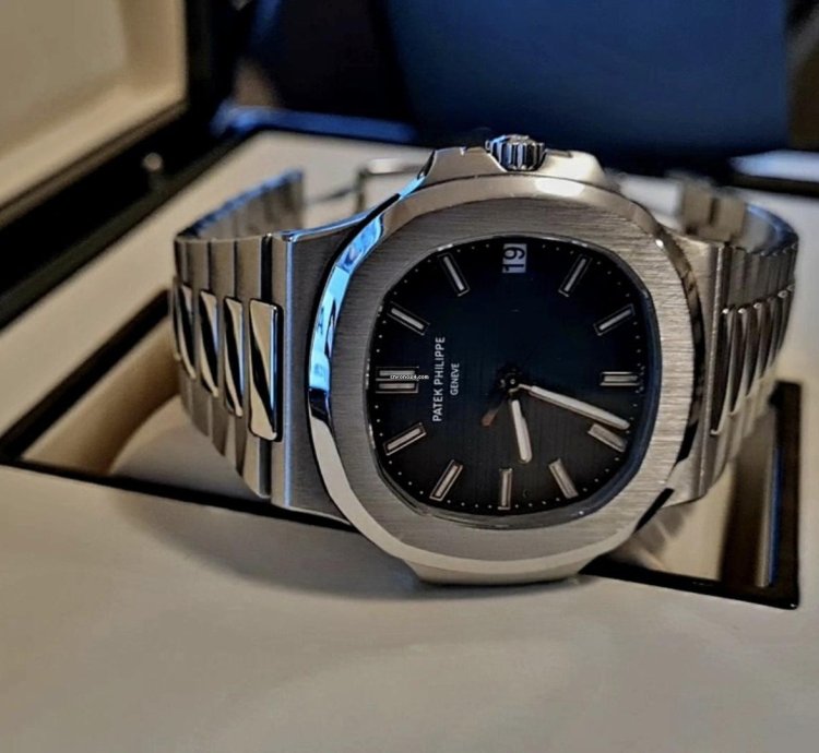 Patek Philippe Nautilus 5711 1a-001 Acier - Noir Trame - Full Set
