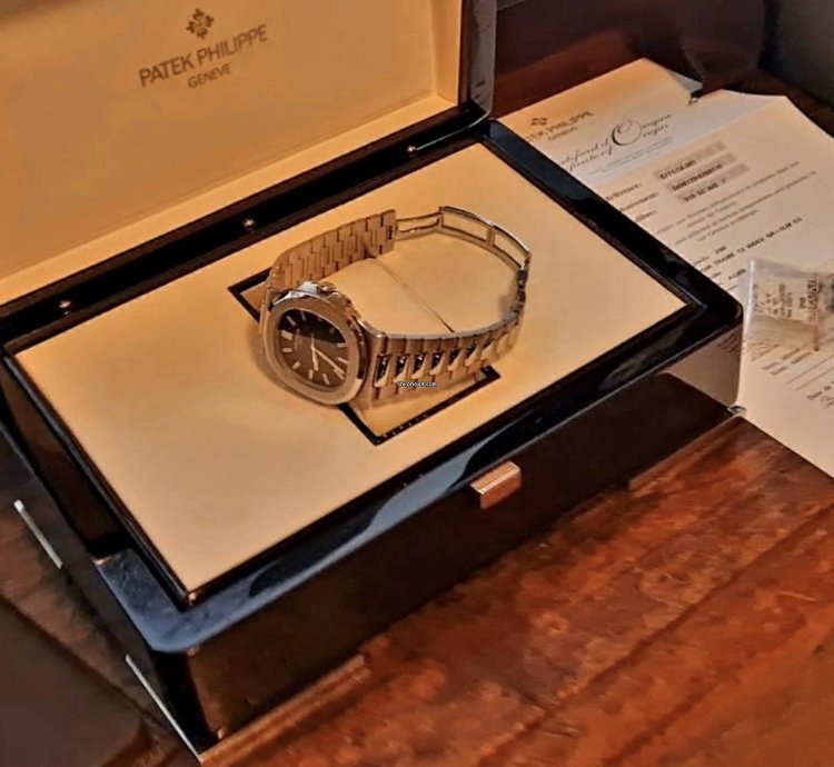 Patek Philippe Nautilus 5711 1a-001 Acier - Noir Trame - Full Set