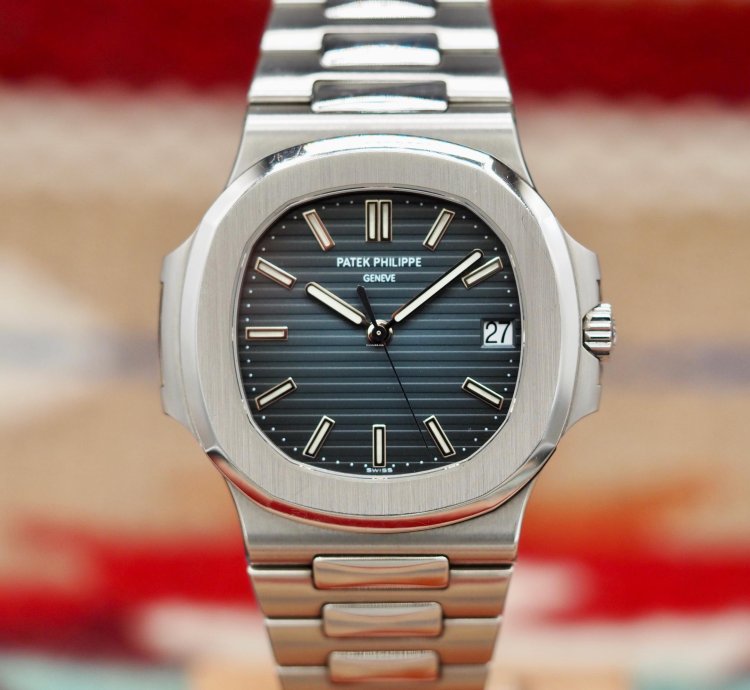 Patek Philippe Nautilus 5711 1a-001 Blue Poin On De Gen Ve