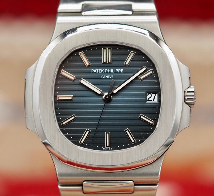 Patek Philippe Nautilus 5711 1a-001 Blue Poin On De Gen Ve