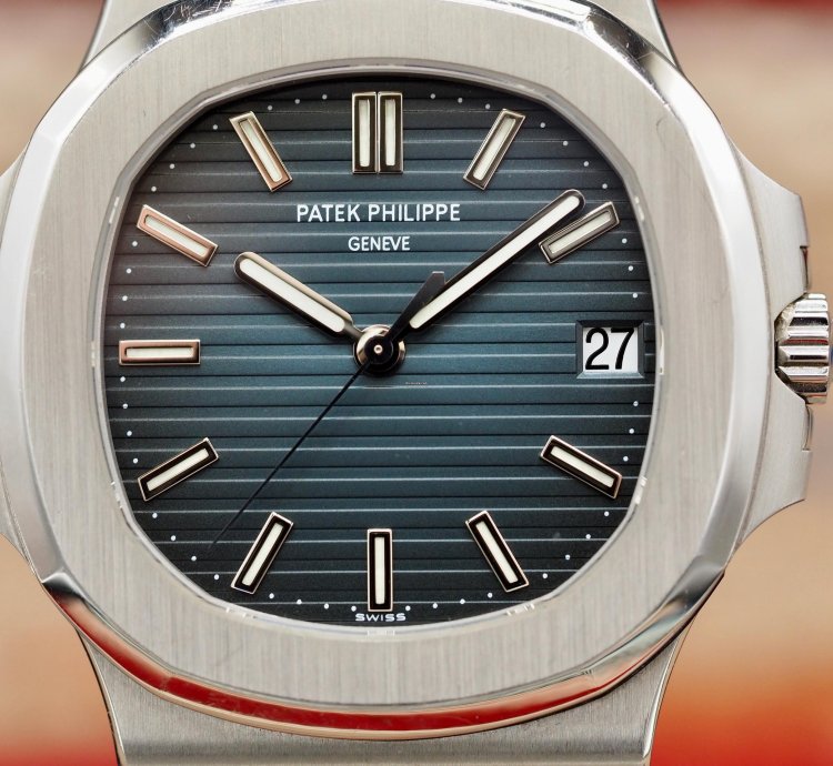 Patek Philippe Nautilus 5711 1a-001 Blue Poin On De Gen Ve