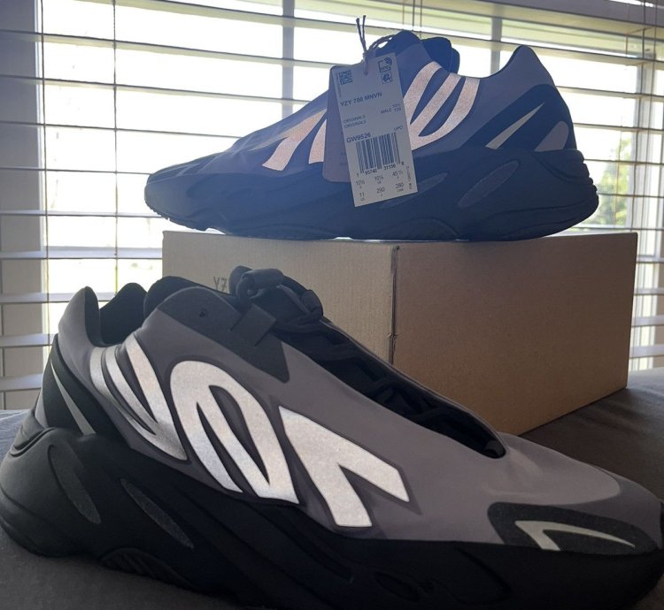 Yeezy 700 Mnvn Geode Adidas - Size 11 Ds