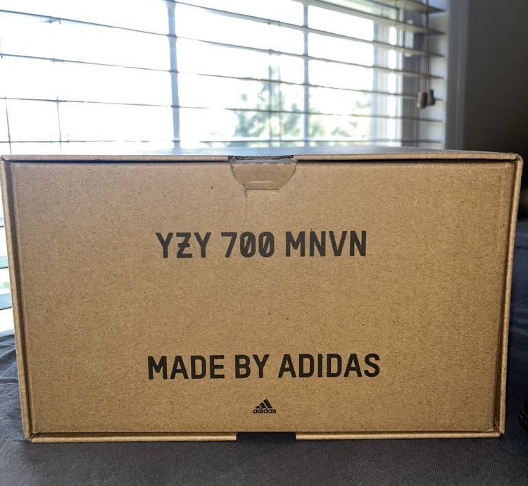 Yeezy 700 Mnvn Geode Adidas - Size 11 Ds