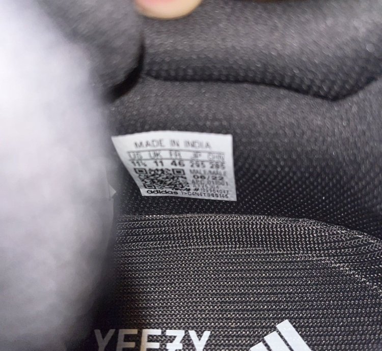Yeezy 700 Utility Black