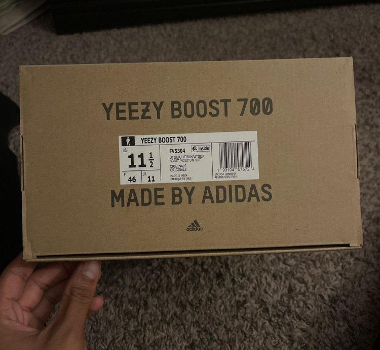 Yeezy 700 Utility Black