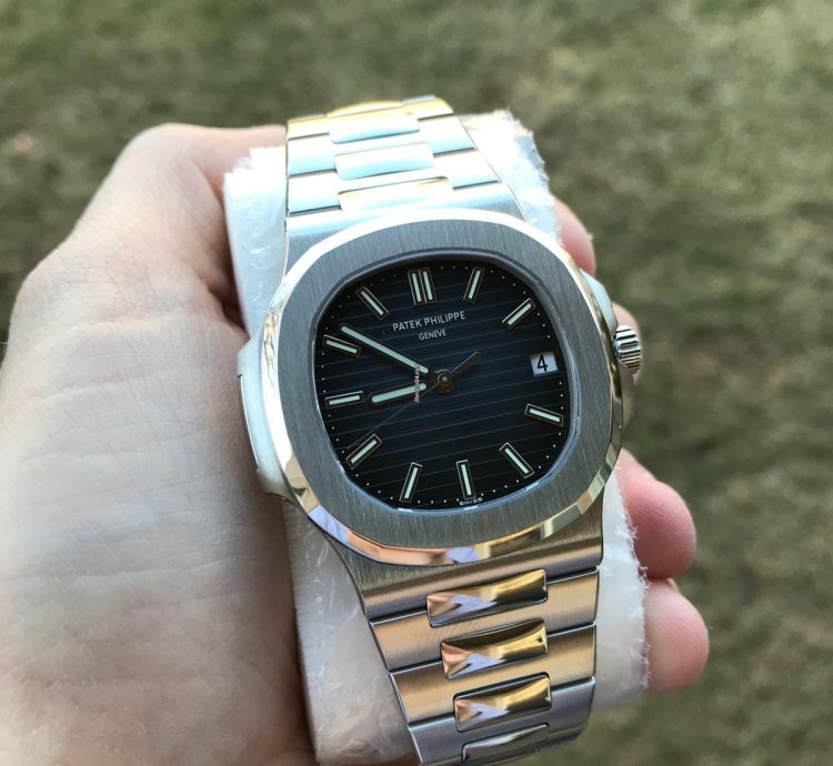 Patek Philippe Nautilus 5711 1a-010 Blue Dial Nautilus