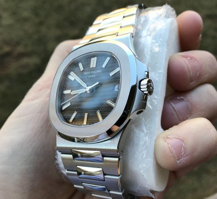 Patek Philippe Nautilus 5711 1a-010 Blue Dial Nautilus