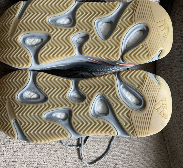 Yeezy 700 V2 Inertia