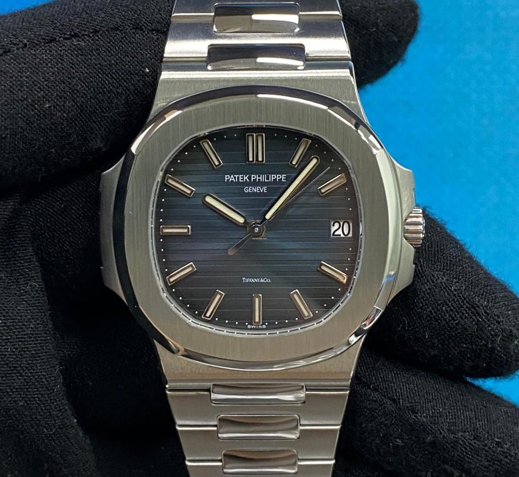 Patek Philippe Nautilus 5711 1a-010 Blue Tiffany Co Nautilus
