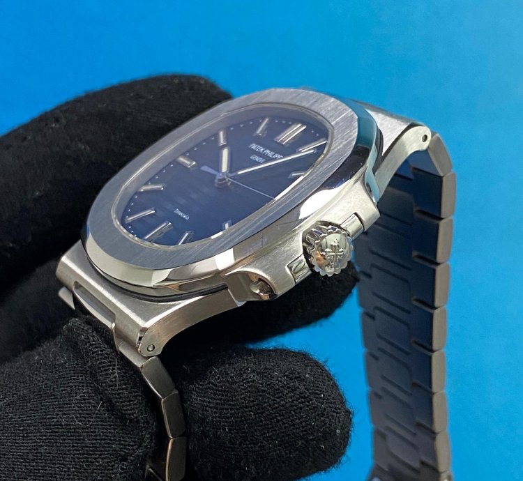 Patek Philippe Nautilus 5711 1a-010 Blue Tiffany Co Nautilus