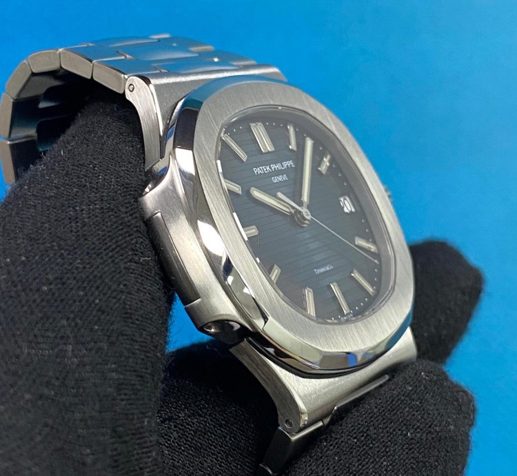 Patek Philippe Nautilus 5711 1a-010 Blue Tiffany Co Nautilus