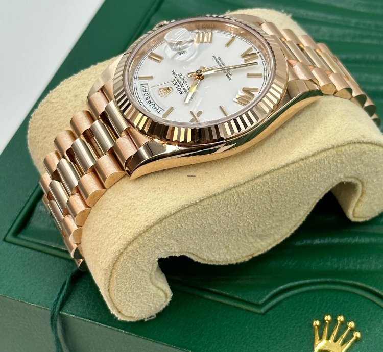 Rolex Day-date 40 40mm 228235 White Roman Dial Rose Gold President 2022