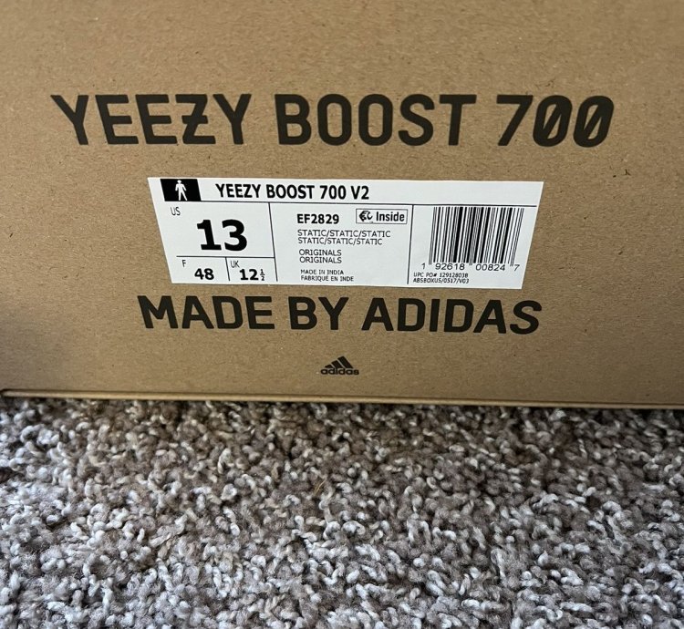 Yeezy 700 V2 Static